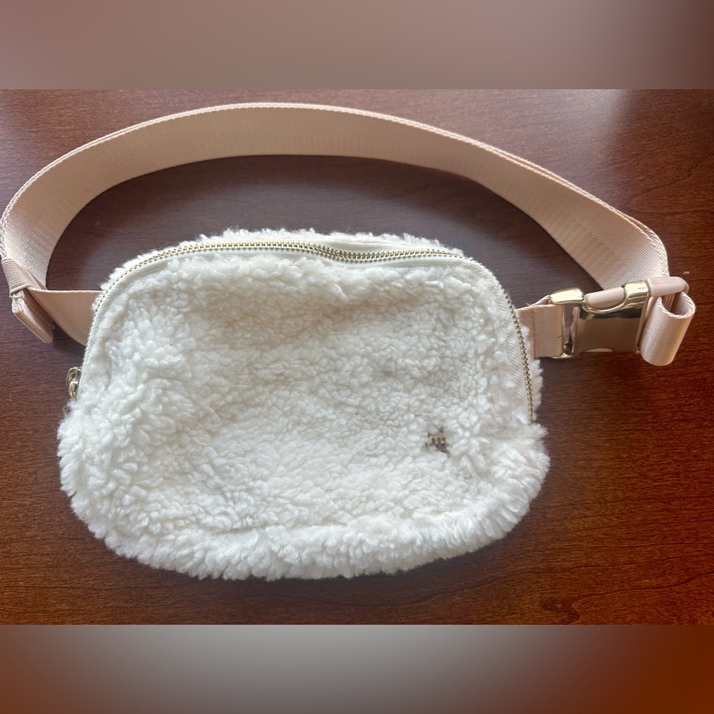 WANTABLE Sherpa Ivory/Blush/Gold Crossbody Bag